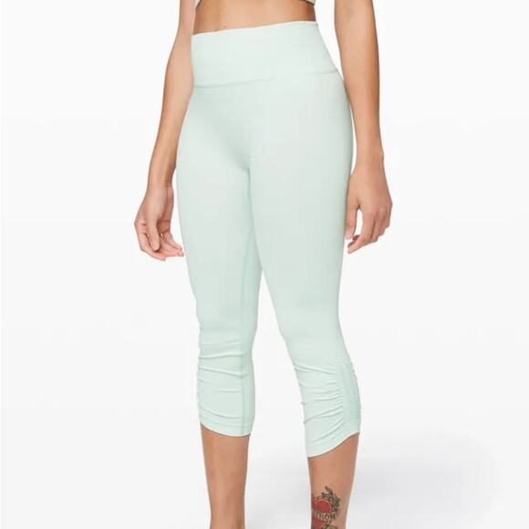 Lululemon Ebb to Street Crop Leggings in Polar Ice 4 Capri - Picture 2 of 12